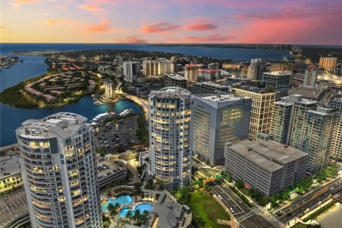 Condo in Tampa, Florida, 3 bedrooms  № 1750320 - photo 1