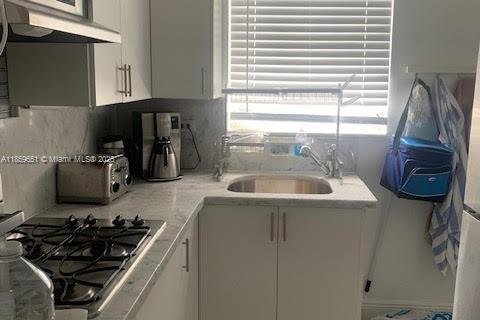 Condominio en venta en Miami Beach, Florida, 2 dormitorios, 57.6 m2 № 1960688 - foto 9