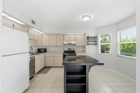Townhouse in Pinellas Park, Florida 3 bedrooms, 138.42 sq.m. № 2130952 - photo 13