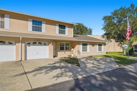 Townhouse in Pinellas Park, Florida 3 bedrooms, 138.42 sq.m. № 2130952 - photo 2