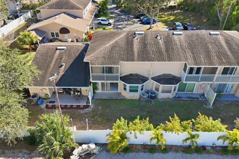 Townhouse in Pinellas Park, Florida 3 bedrooms, 138.42 sq.m. № 2130952 - photo 4