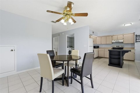 Townhouse in Pinellas Park, Florida 3 bedrooms, 138.42 sq.m. № 2130952 - photo 17