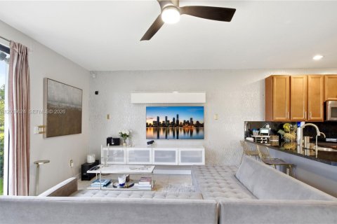 Touwnhouse à vendre à Miami, Floride: 3 chambres, 167.04 m2 № 2085674 - photo 13