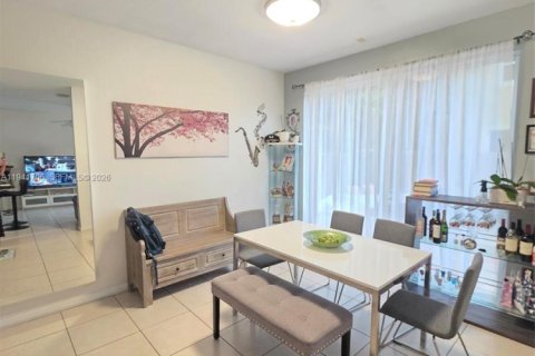 Купить таунхаус в Майами, Флорида 3 спальни, 179.21м2, № 2053215 - фото 6