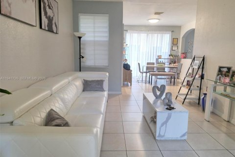 Купить таунхаус в Майами, Флорида 3 спальни, 179.21м2, № 2053215 - фото 5