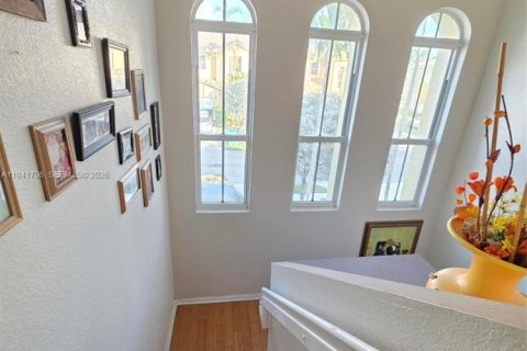 Купить таунхаус в Майами, Флорида 3 спальни, 179.21м2, № 2053215 - фото 28