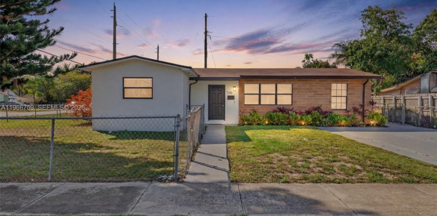 Casa en Miami, Florida 3 dormitorios, 140.56 m2 № 2028698