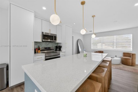 Casa en venta en Miami, Florida, 3 dormitorios, 140.56 m2 № 2028698 - foto 8