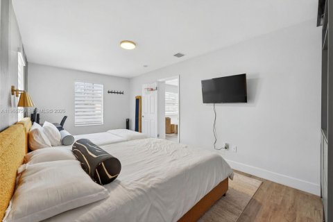 Casa en venta en Miami, Florida, 3 dormitorios, 140.56 m2 № 2028698 - foto 14