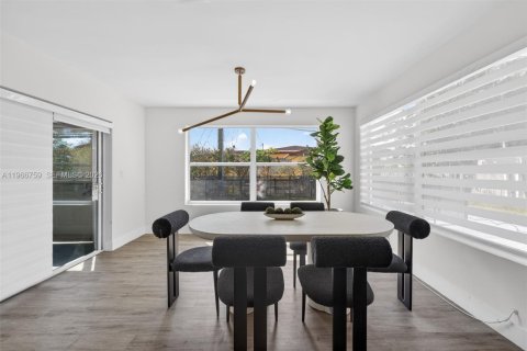 Casa en venta en Miami, Florida, 3 dormitorios, 140.56 m2 № 2028698 - foto 9