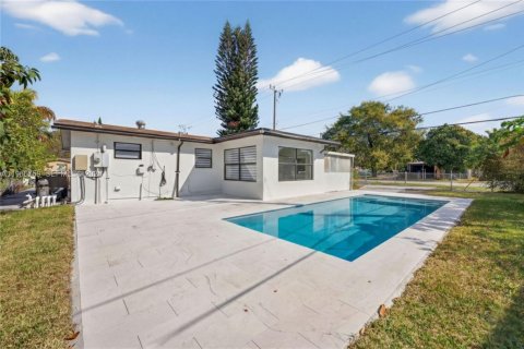 Casa en venta en Miami, Florida, 3 dormitorios, 140.56 m2 № 2028698 - foto 20