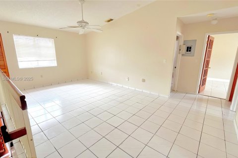 Condo in Hialeah, Florida, 2 bedrooms  № 2035063 - photo 21