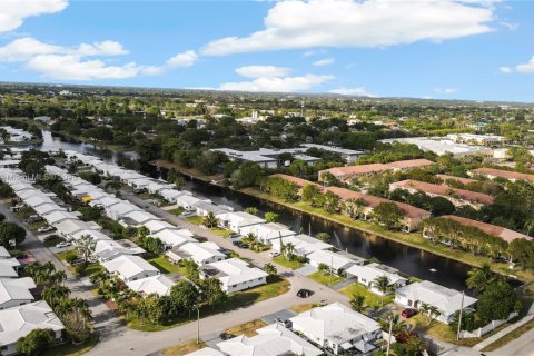 Casa en venta en Tamarac, Florida, 2 dormitorios, 154.22 m2 № 1967057 - foto 26