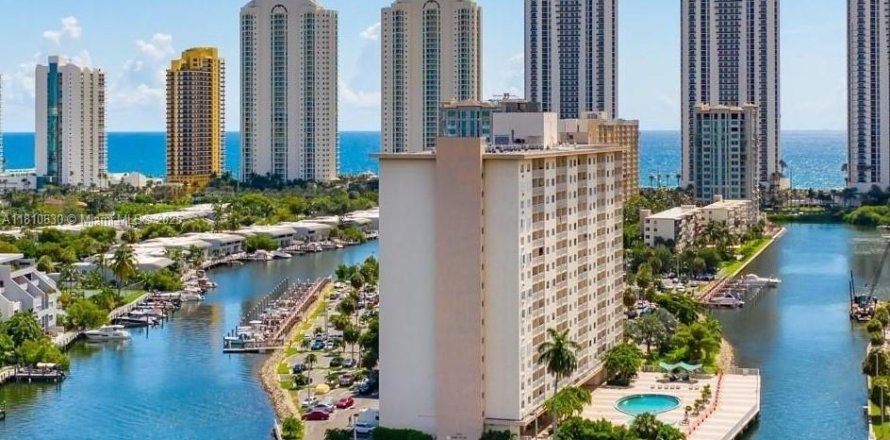 Condo à Sunny Isles Beach, Floride, 1 chambre  № 1753021