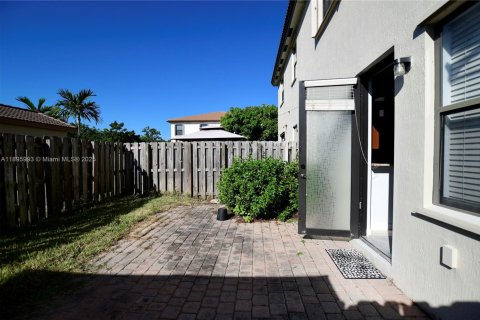 Townhouse in Homestead, Florida 3 bedrooms, 142.6 sq.m. № 1948979 - photo 27