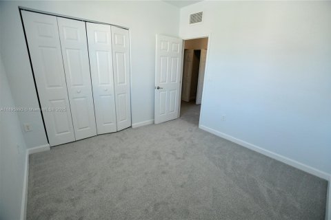 Townhouse in Homestead, Florida 3 bedrooms, 142.6 sq.m. № 1948979 - photo 15