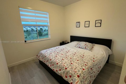 Снять в аренду таунхаус в Хомстед, Флорида 4 спальни, 173.91м2, № 1989794 - фото 5