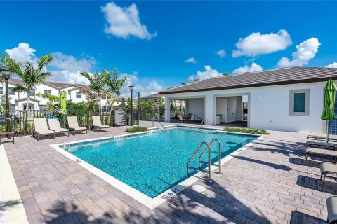 Townhouse in Homestead, Florida 4 bedrooms, 173.91 sq.m. № 1989794 - photo 17