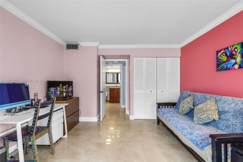 Купить кондоминиум в Майами, Флорида 2 спальни, 116.03м2, № 2002366 - фото 16