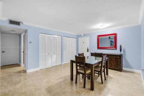 Купить кондоминиум в Майами, Флорида 2 спальни, 116.03м2, № 2002366 - фото 10