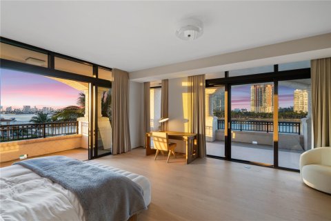 Купить кондоминиум в Майами-Бич, Флорида 7 спален, 912.86м2, № 2174863 - фото 28