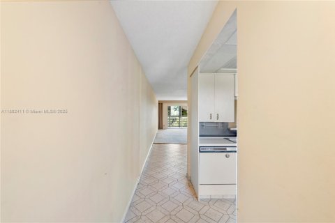 Condominio en venta en Coconut Creek, Florida, 2 dormitorios, 107.4 m2 № 1979356 - foto 6