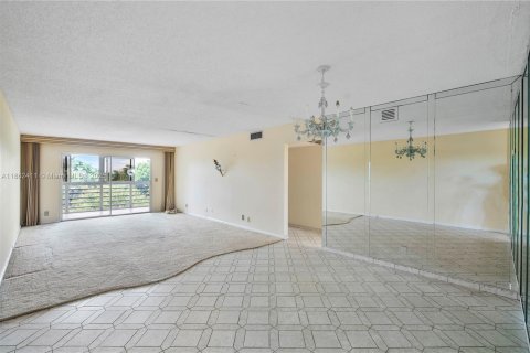 Condominio en venta en Coconut Creek, Florida, 2 dormitorios, 107.4 m2 № 1979356 - foto 10