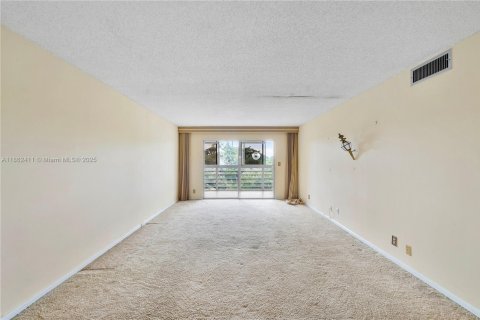 Condominio en venta en Coconut Creek, Florida, 2 dormitorios, 107.4 m2 № 1979356 - foto 12
