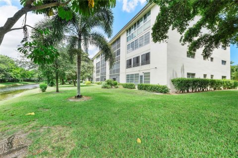 Condominio en venta en Coconut Creek, Florida, 2 dormitorios, 107.4 m2 № 1979356 - foto 26