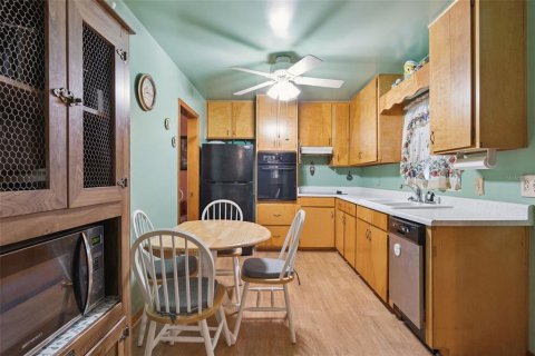 House in Mount Dora, Florida 2 bedrooms, 136.19 sq.m. № 2267040 - photo 10
