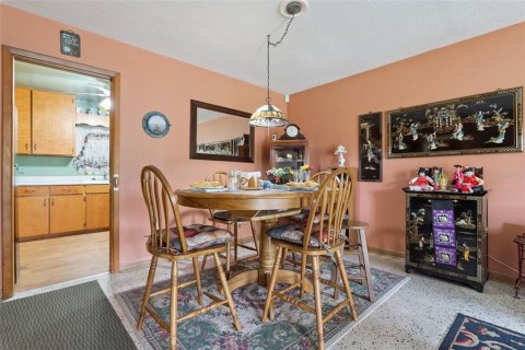 House in Mount Dora, Florida 2 bedrooms, 136.19 sq.m. № 2267040 - photo 7