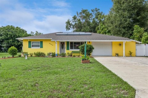 House in Mount Dora, Florida 2 bedrooms, 136.19 sq.m. № 2267040