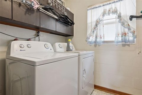 House in Mount Dora, Florida 2 bedrooms, 136.19 sq.m. № 2267040 - photo 24