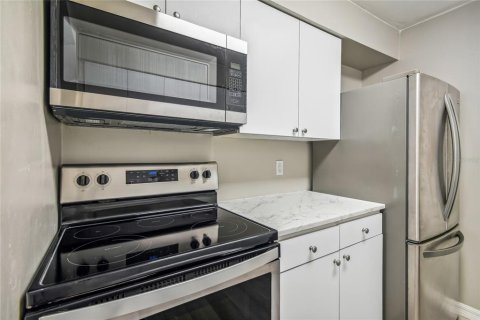 Condominio en alquiler en Tampa, Florida, 2 dormitorios, 89.19 m2 № 1622956 - foto 10