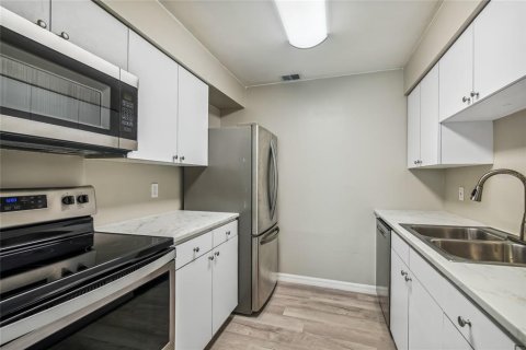 Condominio en alquiler en Tampa, Florida, 2 dormitorios, 89.19 m2 № 1622956 - foto 4