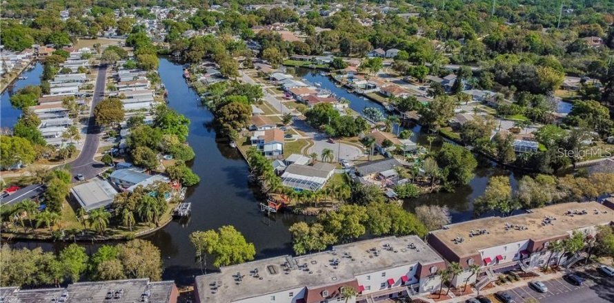 Condominio en Tampa, Florida, 2 dormitorios № 1622956