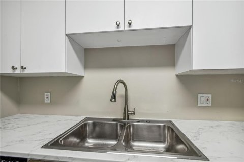 Condominio en alquiler en Tampa, Florida, 2 dormitorios, 89.19 m2 № 1622956 - foto 12