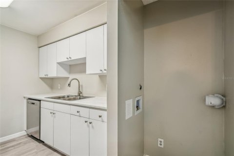 Condominio en alquiler en Tampa, Florida, 2 dormitorios, 89.19 m2 № 1622956 - foto 14