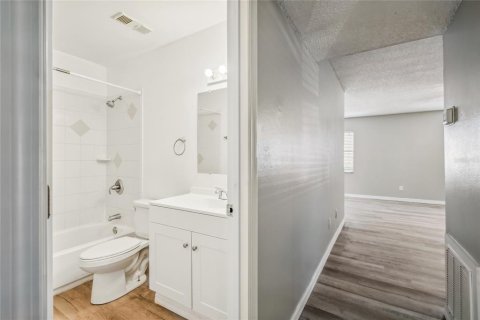 Condominio en alquiler en Tampa, Florida, 2 dormitorios, 89.19 m2 № 1622956 - foto 22