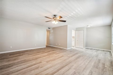 Condominio en alquiler en Tampa, Florida, 2 dormitorios, 89.19 m2 № 1622956 - foto 18