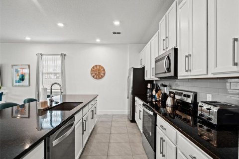 Casa en venta en Kissimmee, Florida, 4 dormitorios, 213.21 m2 № 2385614 - foto 8