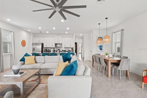 Casa en venta en Kissimmee, Florida, 4 dormitorios, 213.21 m2 № 2385614 - foto 16