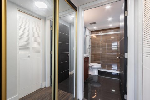 Copropriété à vendre à Plantation, Floride: 2 chambres, 100.33 m2 № 2181862 - photo 14