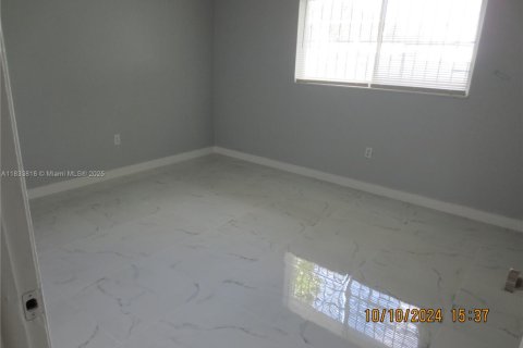 Villa ou maison à louer à Miami, Floride: 3 chambres, 92.9 m2 № 1819711 - photo 9