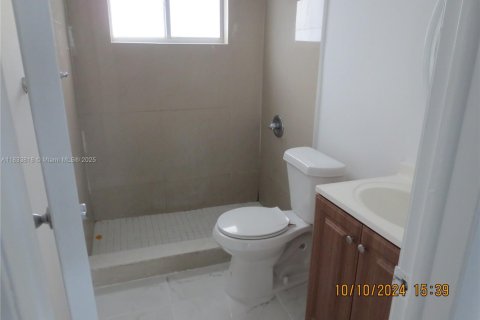 Villa ou maison à louer à Miami, Floride: 3 chambres, 92.9 m2 № 1819711 - photo 16