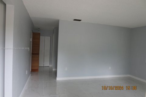 Villa ou maison à louer à Miami, Floride: 3 chambres, 92.9 m2 № 1819711 - photo 3