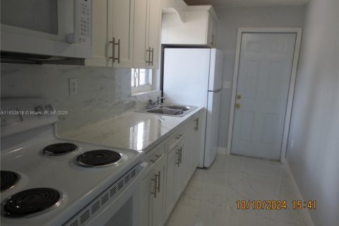 Villa ou maison à louer à Miami, Floride: 3 chambres, 92.9 m2 № 1819711 - photo 4