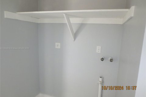 Villa ou maison à louer à Miami, Floride: 3 chambres, 92.9 m2 № 1819711 - photo 8