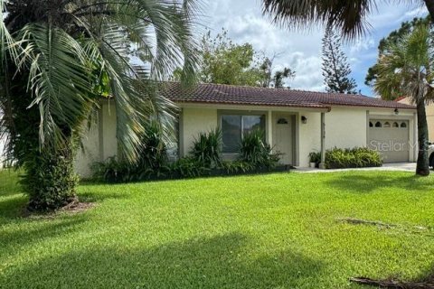 House in Orlando, Florida 2 bedrooms, 99.41 sq.m. № 2353431