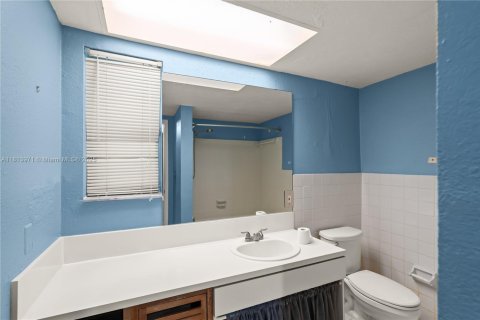 Condominio en venta en Pinecrest, Florida, 1 dormitorio, 65.96 m2 № 1782060 - foto 9